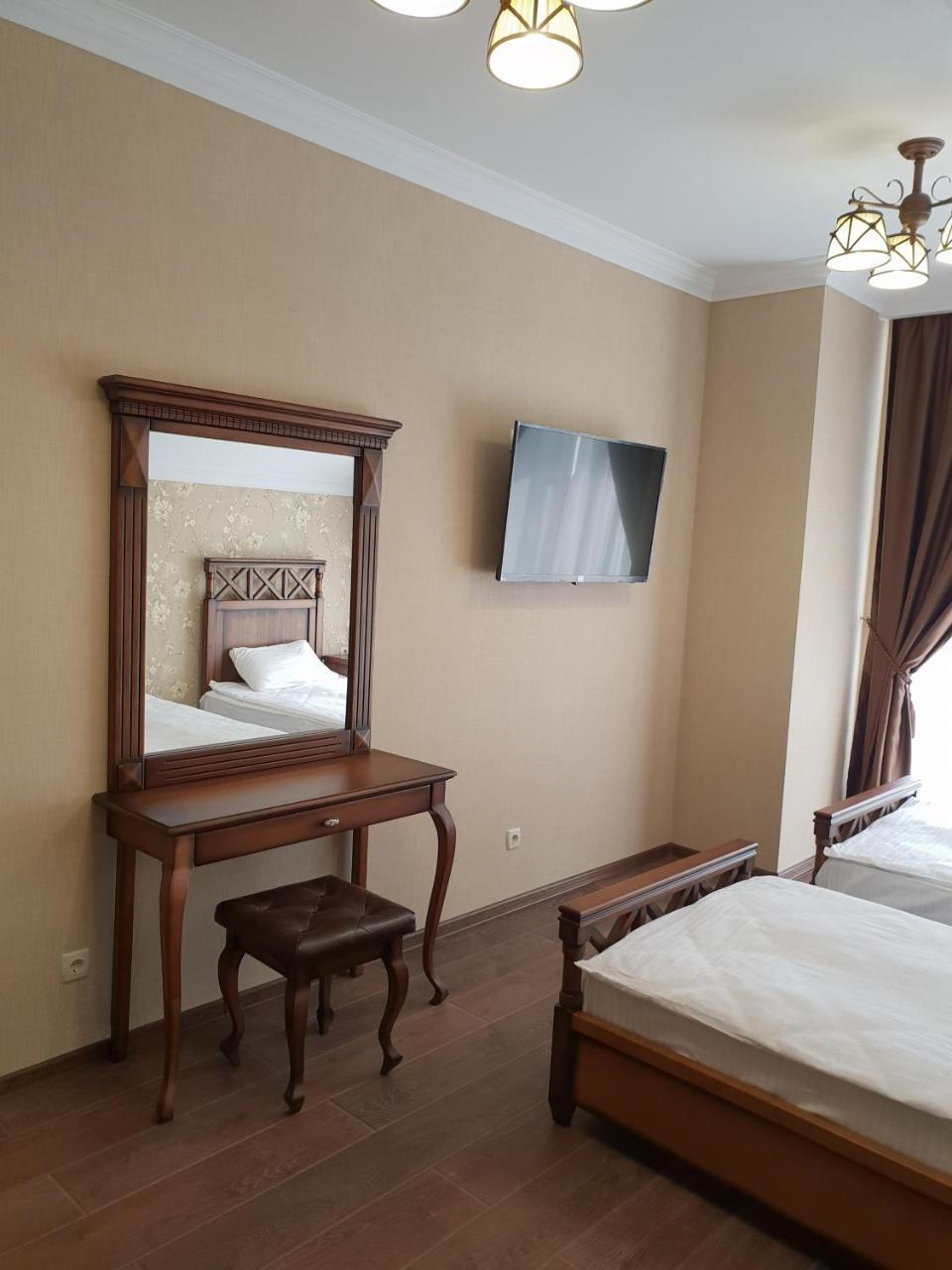 Pride Hotel Tarashcha Ngoại thất bức ảnh